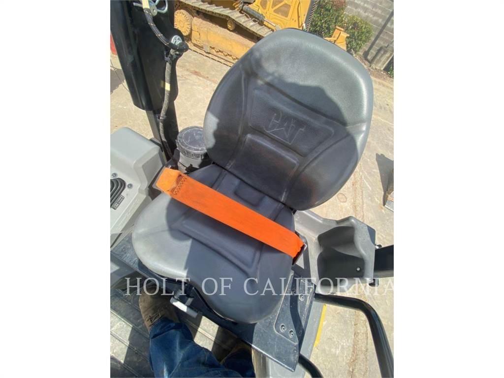 CAT CB2.5 GC 土壤壓實機