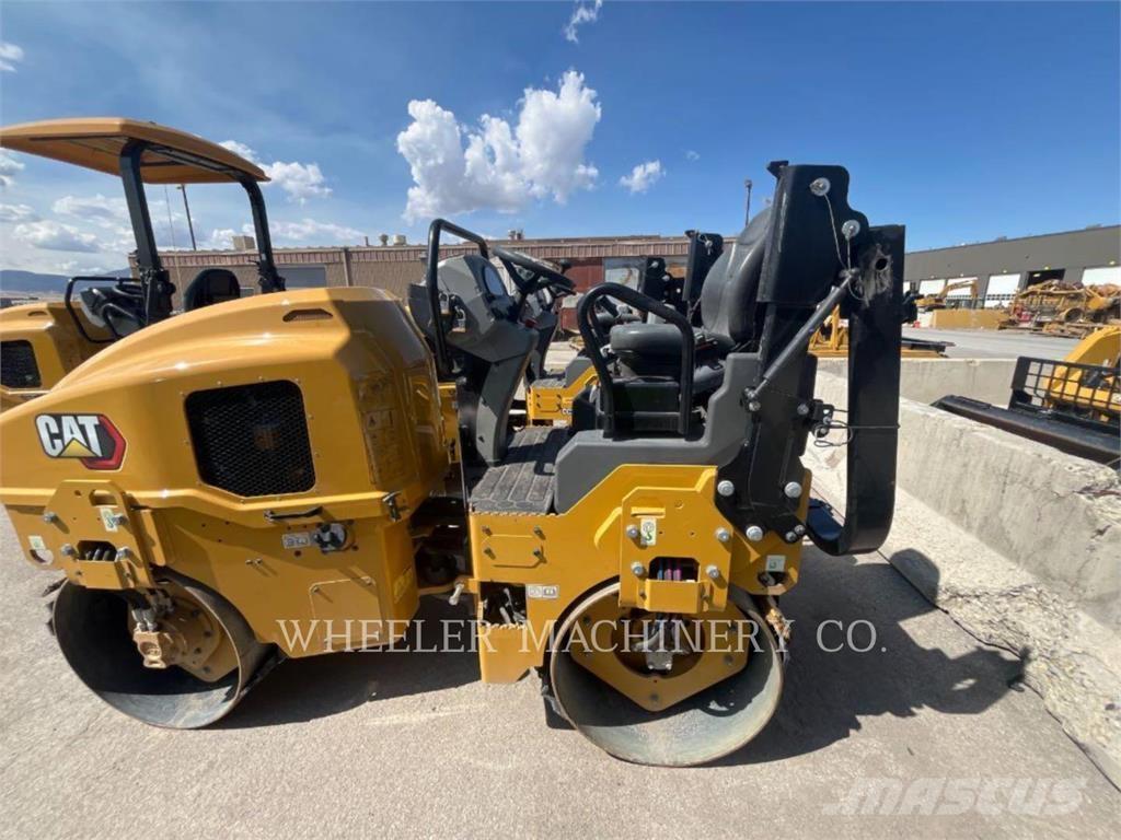 CAT CB2.5 GC 雙輪滾壓機