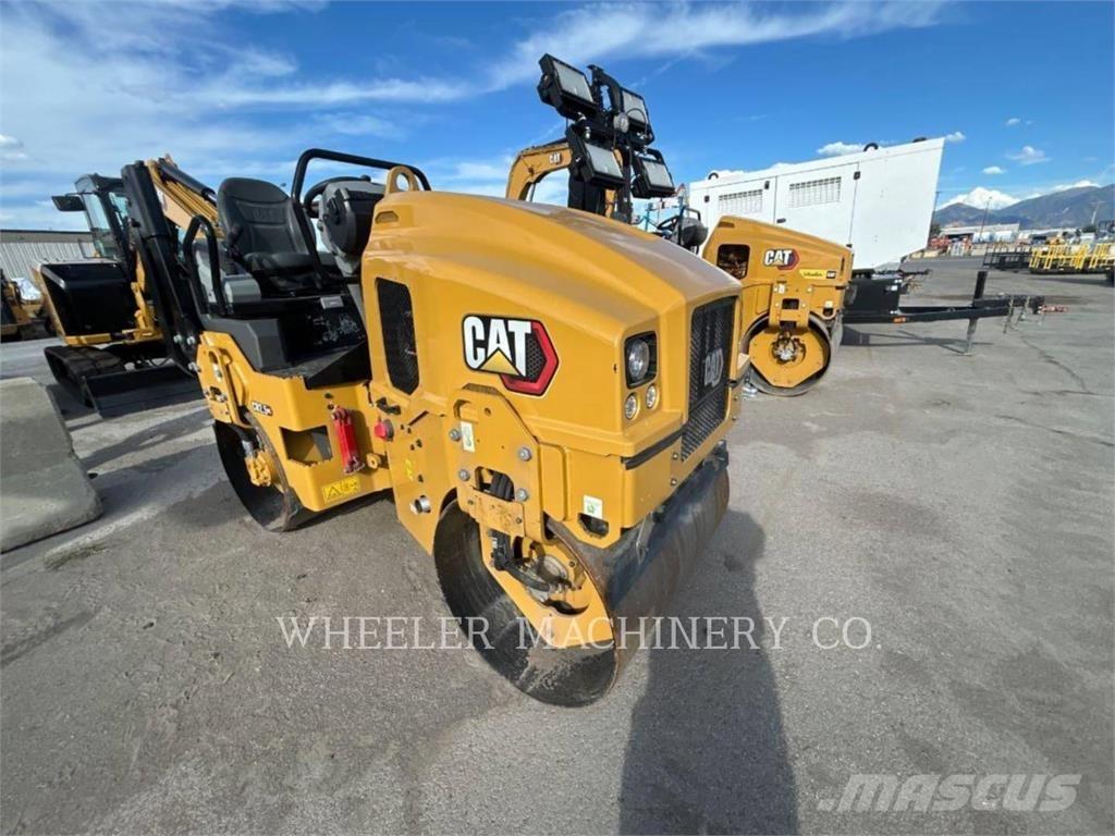 CAT CB2.5 GC 單輪滾壓機