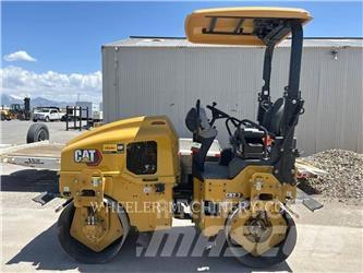 CAT CB2.7 雙輪滾壓機