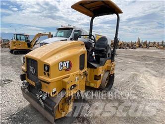 CAT CB2.7 雙輪滾壓機