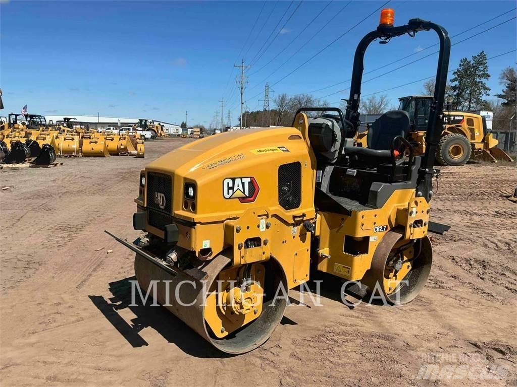CAT CB2.7 單輪滾壓機