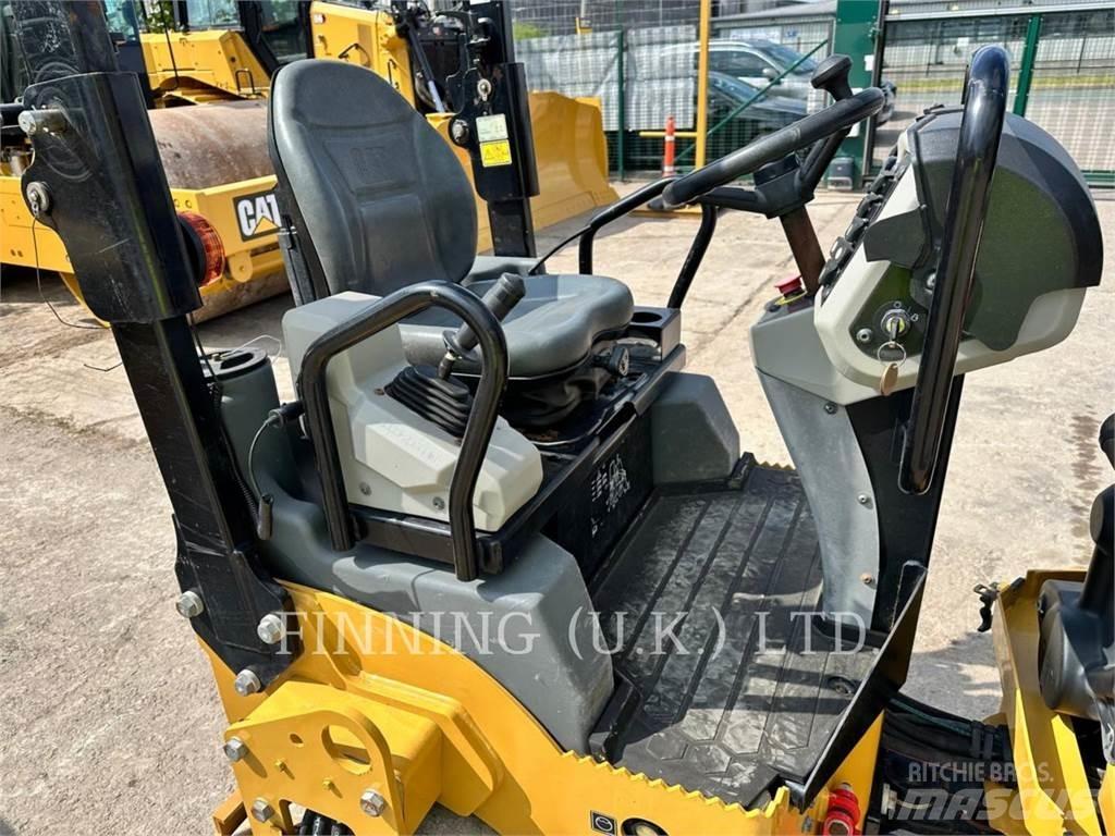 CAT CB2.7 土壤壓實機