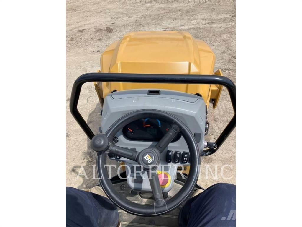 CAT CB2.7-03 雙輪滾壓機