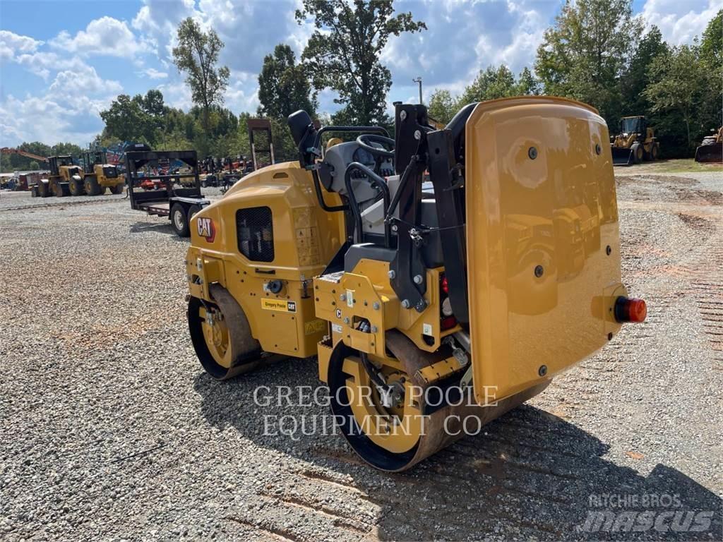 CAT CB2.7-03GC 雙輪滾壓機