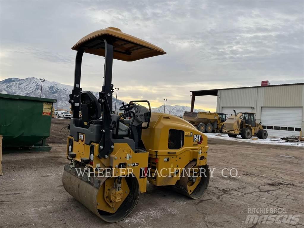 CAT CB2.7 GC 雙輪滾壓機