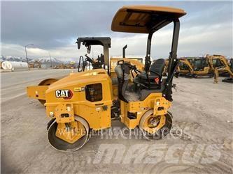 CAT CB2.7 GC 雙輪滾壓機