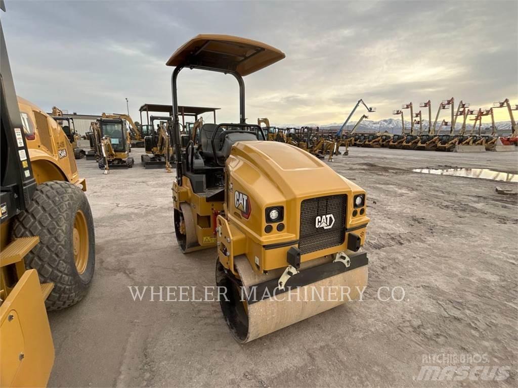 CAT CB2.7 GC 雙輪滾壓機