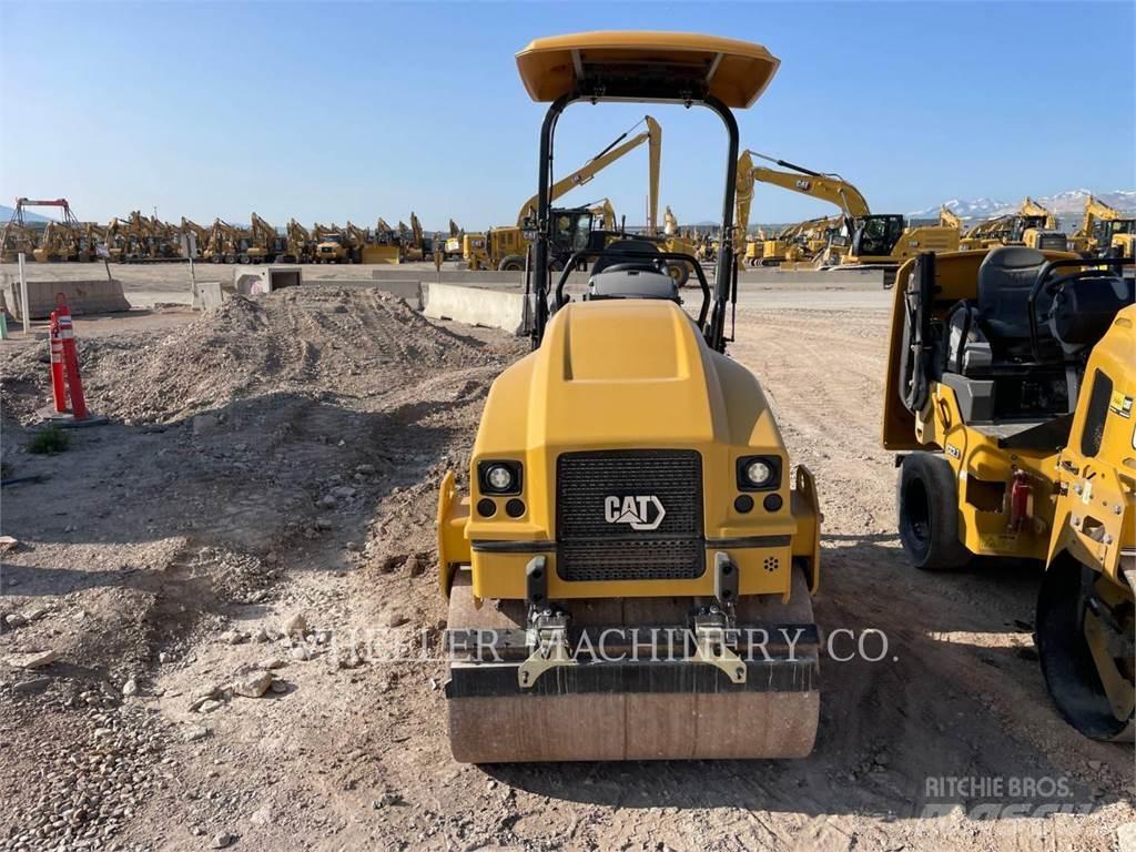 CAT CB2.7 GC 雙輪滾壓機