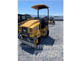 CAT CB2.7 GC 雙輪滾壓機