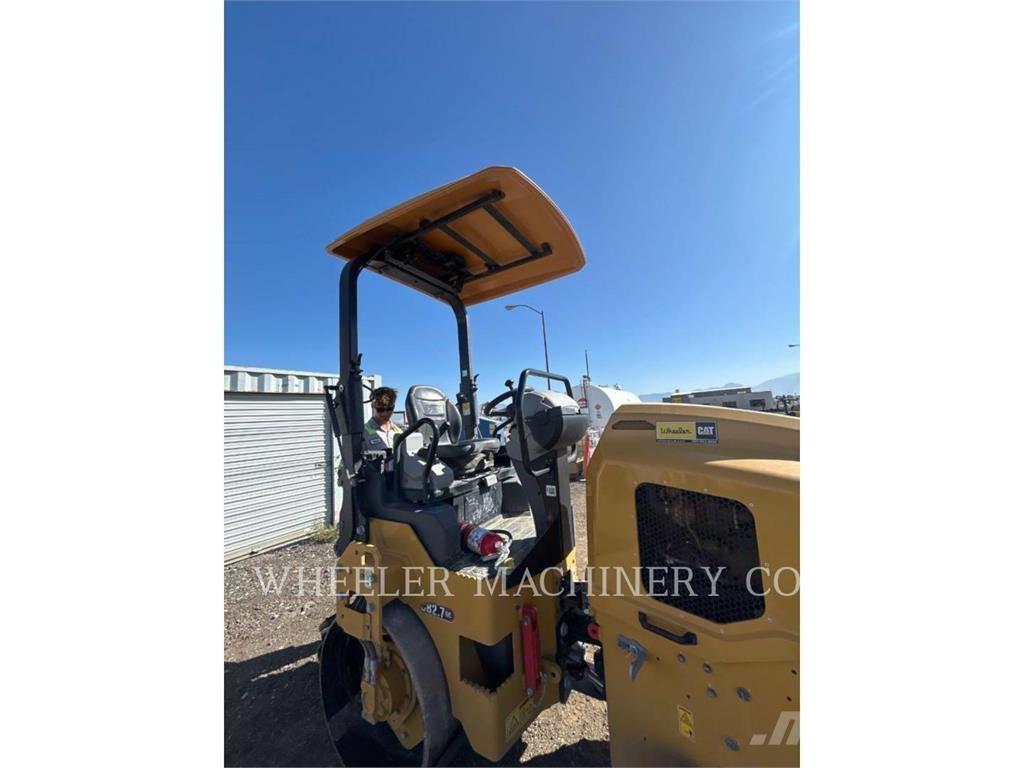 CAT CB2.7 GC 雙輪滾壓機