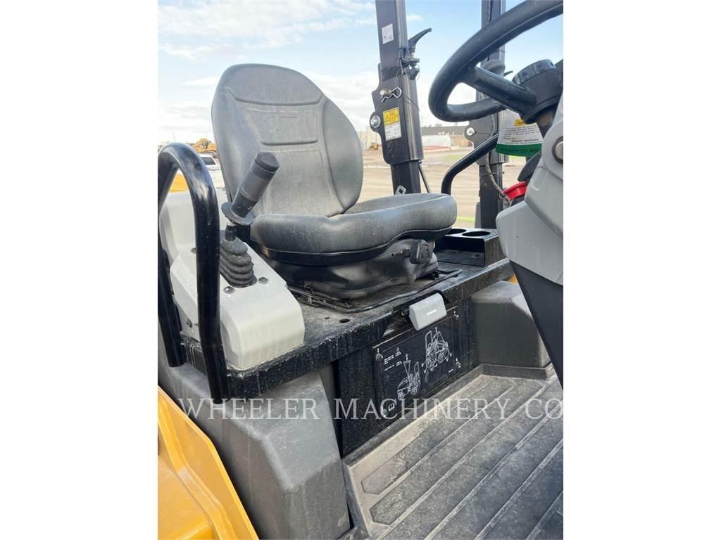 CAT CB2.7 GC 雙輪滾壓機