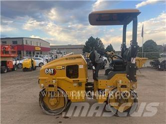 CAT CB2.7 GC 雙輪滾壓機