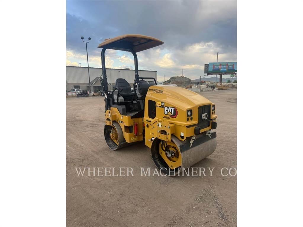 CAT CB2.7 GC 雙輪滾壓機