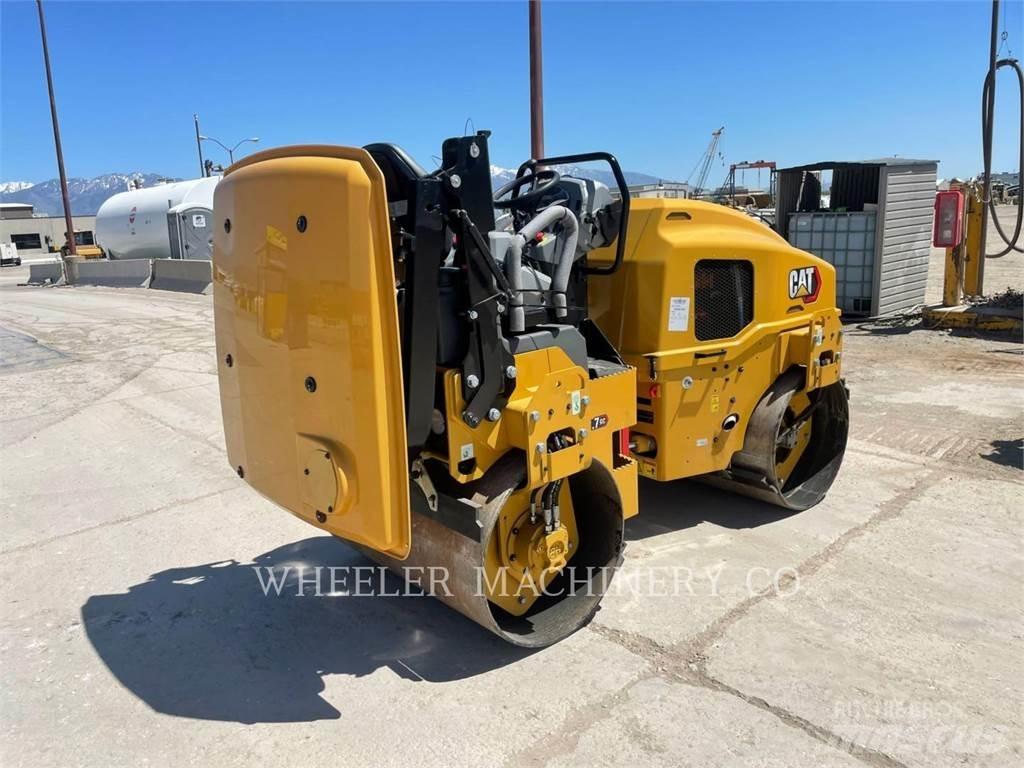 CAT CB2.7 GC 雙輪滾壓機