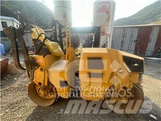 CAT CB22 雙輪滾壓機