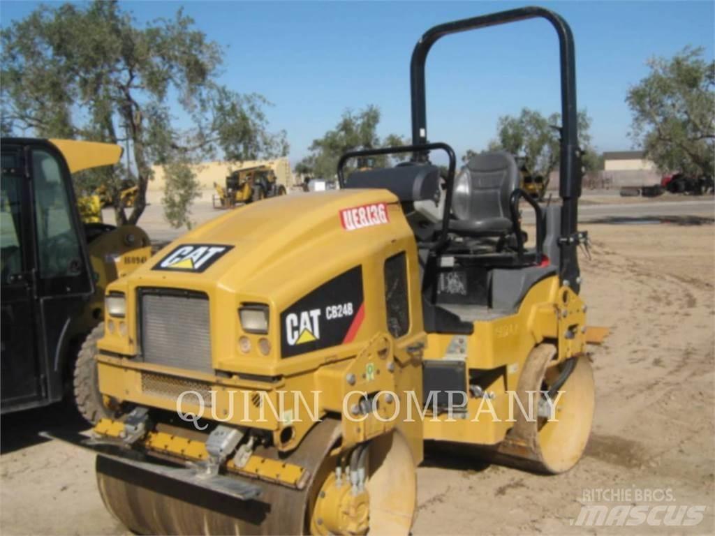 CAT CB24B 雙輪滾壓機