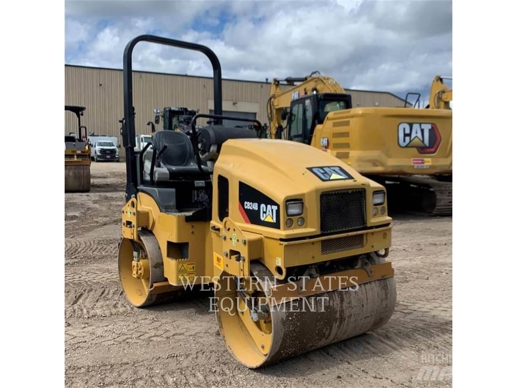 CAT CB24B 雙輪滾壓機