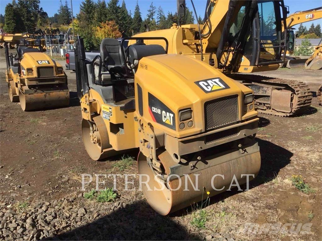 CAT CB24B 雙輪滾壓機