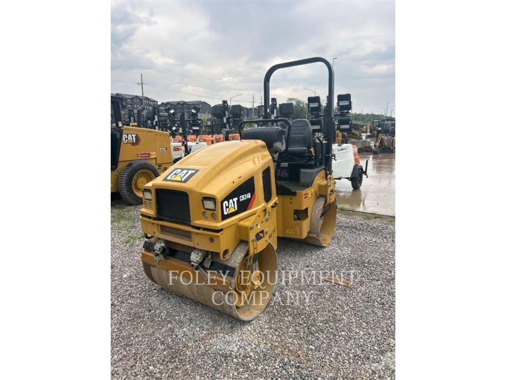 CAT CB24B 土壤壓實機