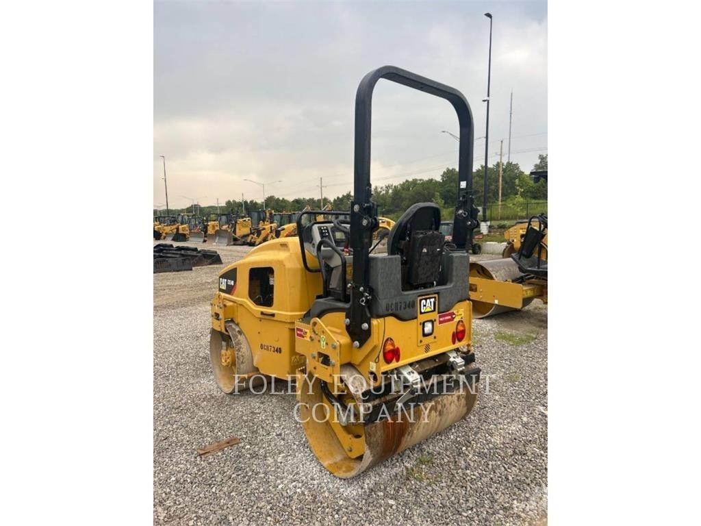 CAT CB24B 土壤壓實機