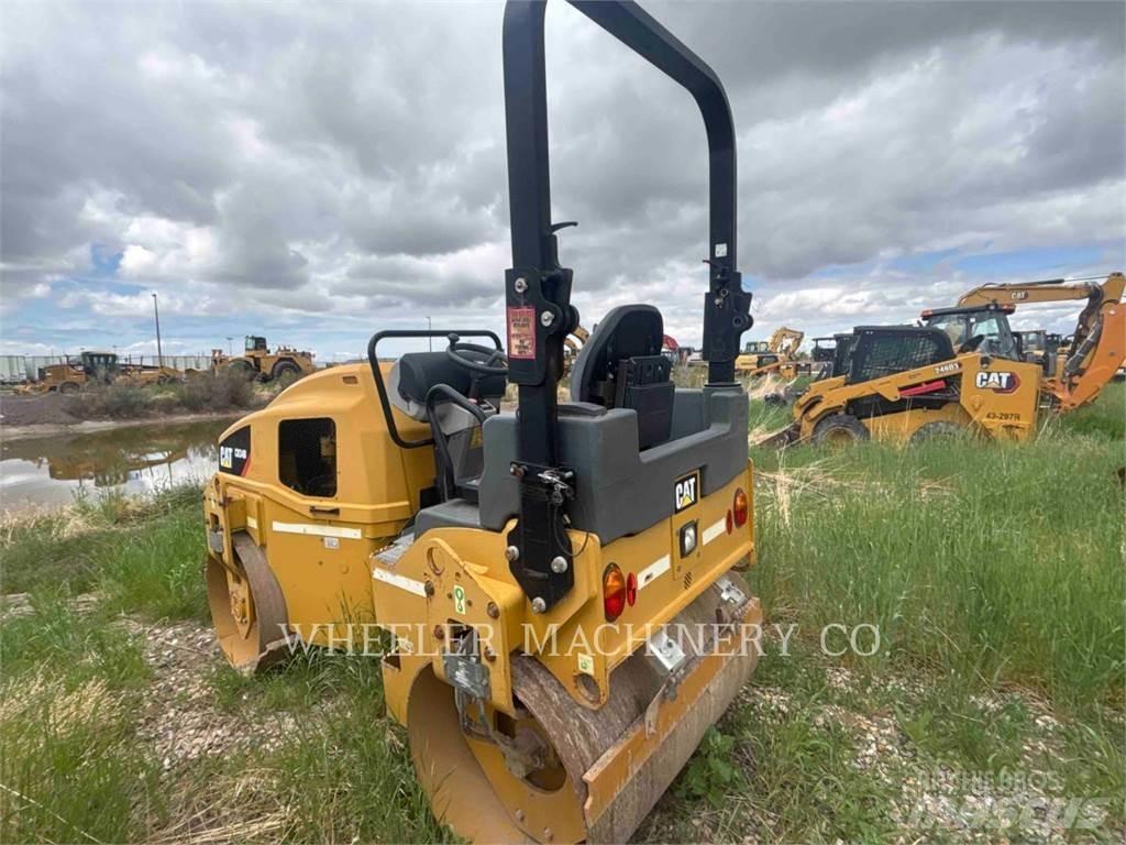 CAT CB34B 雙輪滾壓機