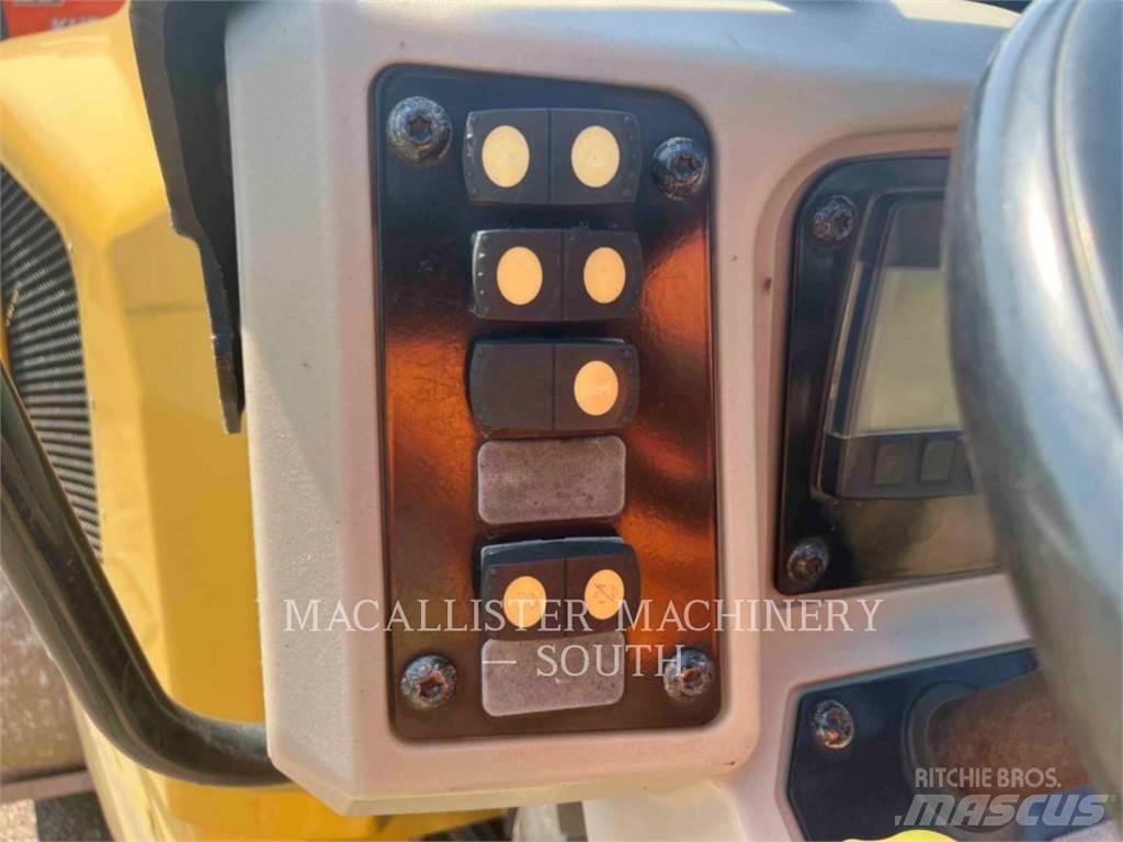 CAT CB34BXW 雙輪滾壓機