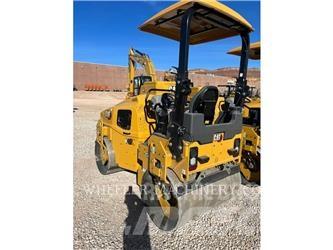 CAT CB4.0 雙輪滾壓機