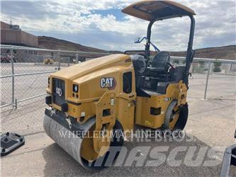 CAT CB4.0 雙輪滾壓機