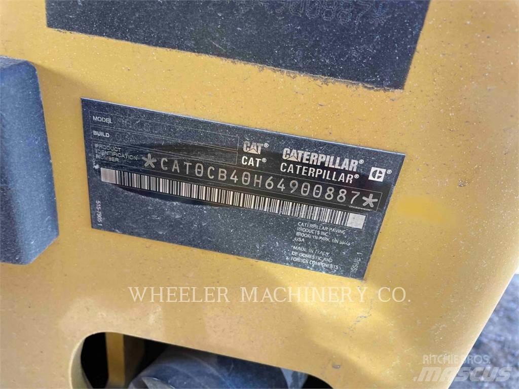 CAT CB4.0 雙輪滾壓機