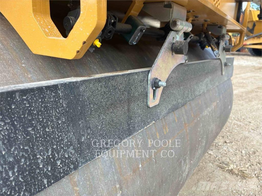 CAT CB4.003 雙輪滾壓機