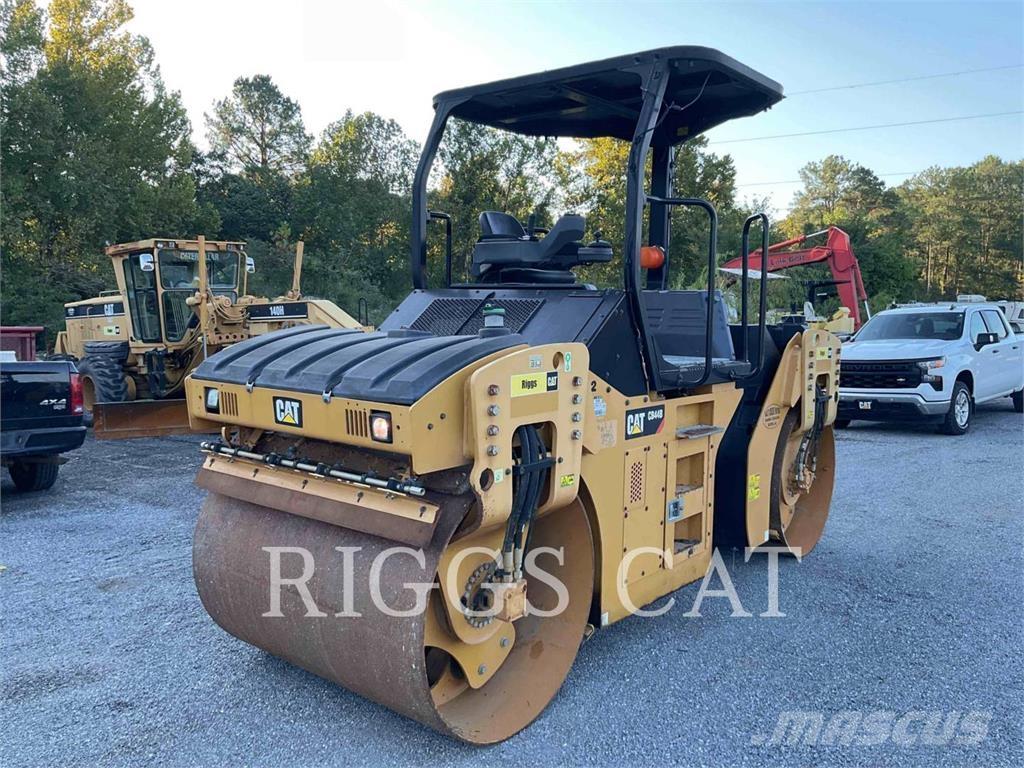 CAT CB44B 雙輪滾壓機
