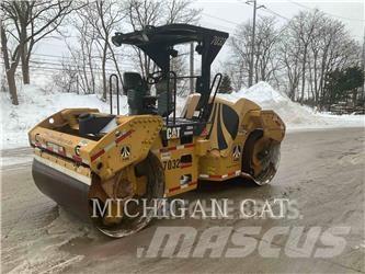 CAT CB54 XW 雙輪滾壓機