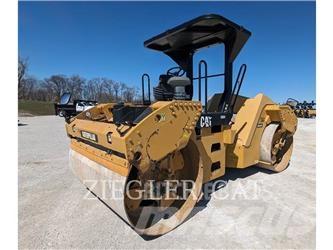 CAT CB64 土壤壓實機