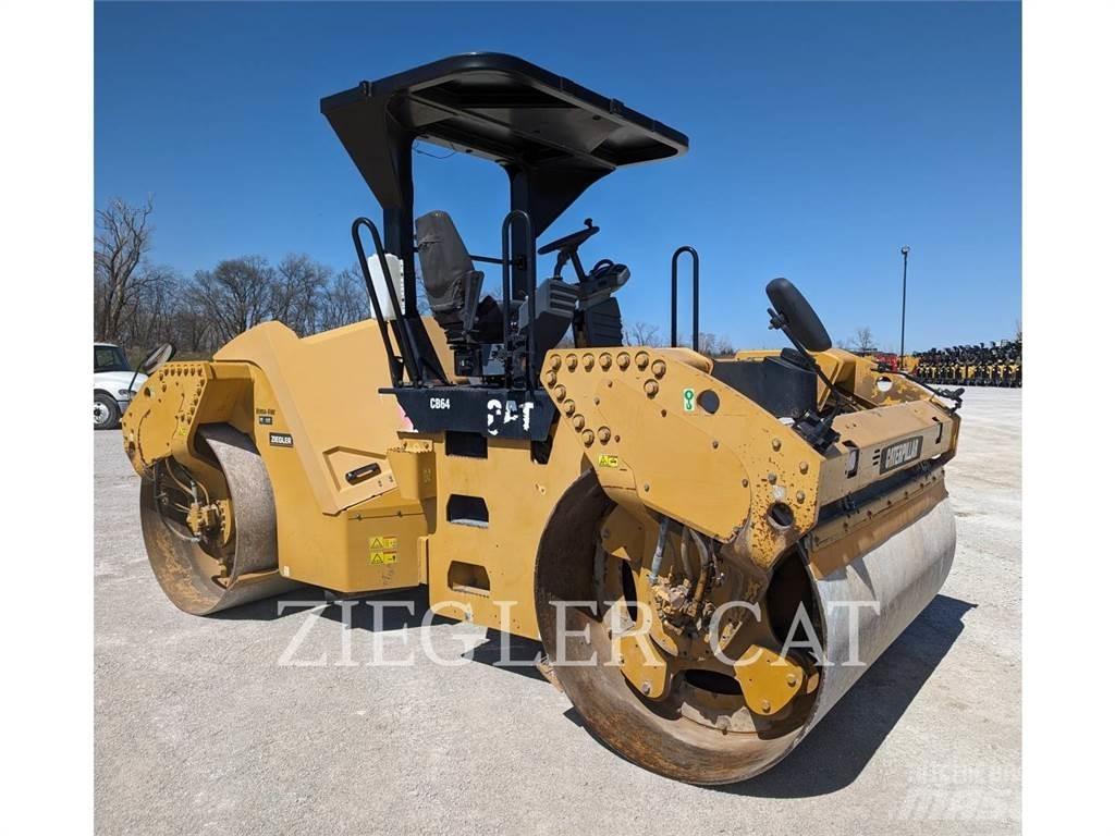CAT CB64 土壤壓實機