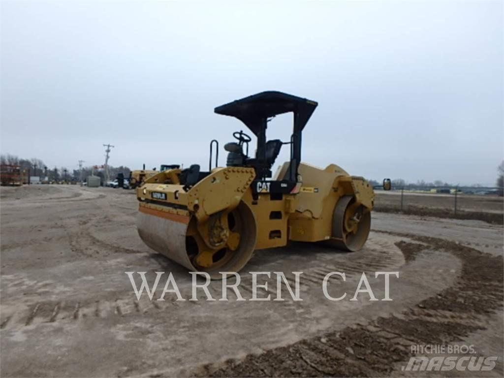 CAT CB64 瀝青攤舖機/鋪路機