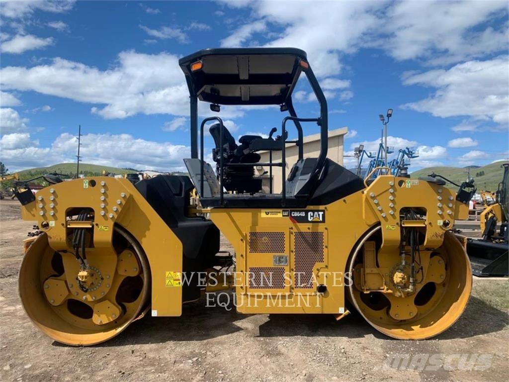 CAT CB64 雙輪滾壓機