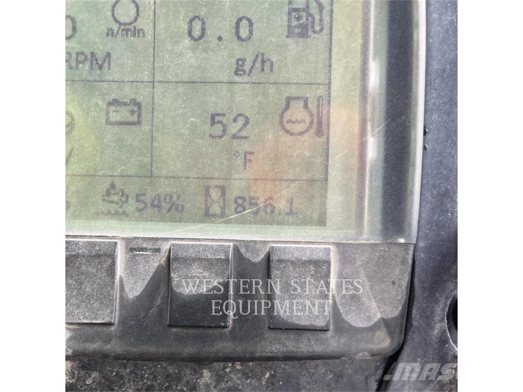 CAT CB64 雙輪滾壓機