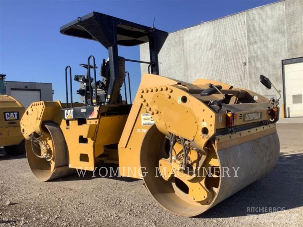 CAT CB64 土壤壓實機