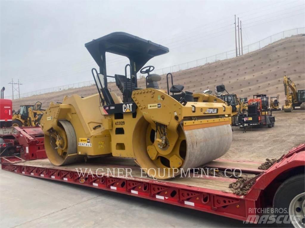 CAT CB64 土壤壓實機