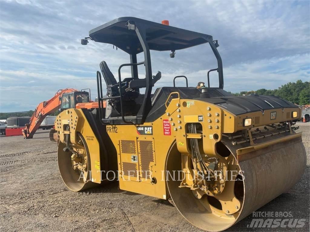 CAT CB64B 雙輪滾壓機