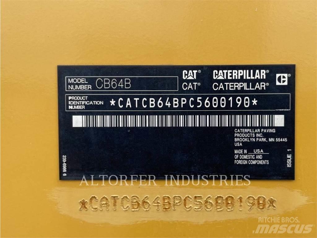 CAT CB64B 雙輪滾壓機