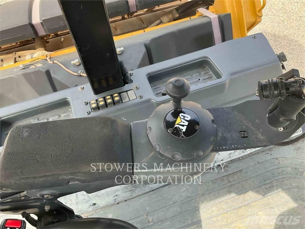 CAT CB66B 土壤壓實機