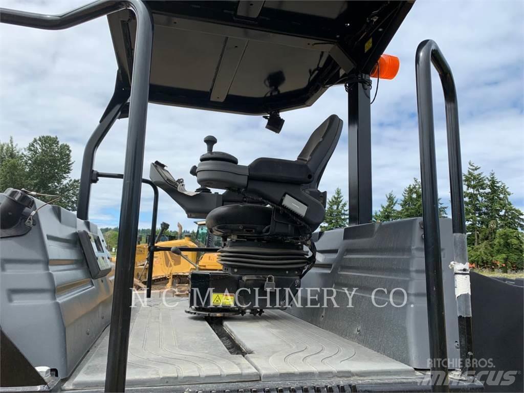 CAT CB66B 瀝青攤舖機/鋪路機