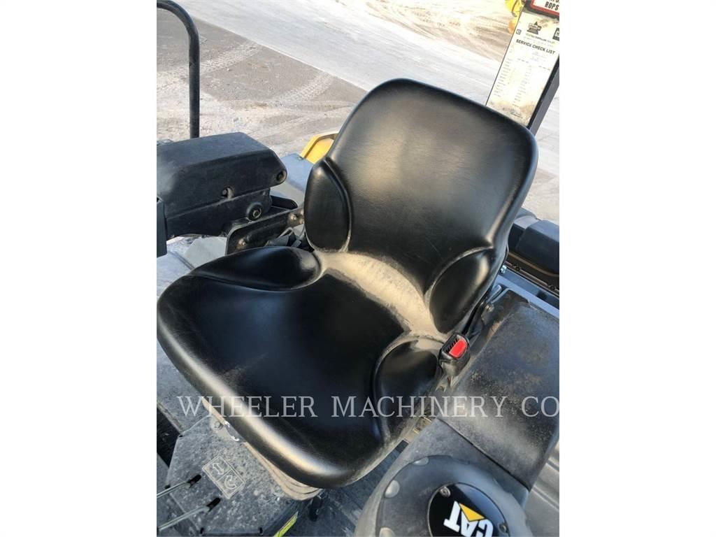 CAT CB66B CW 雙輪滾壓機