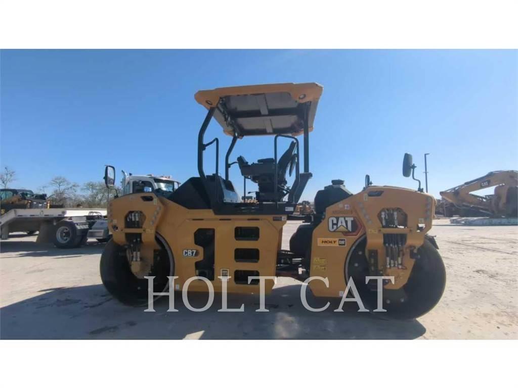 CAT CB7 單輪滾壓機