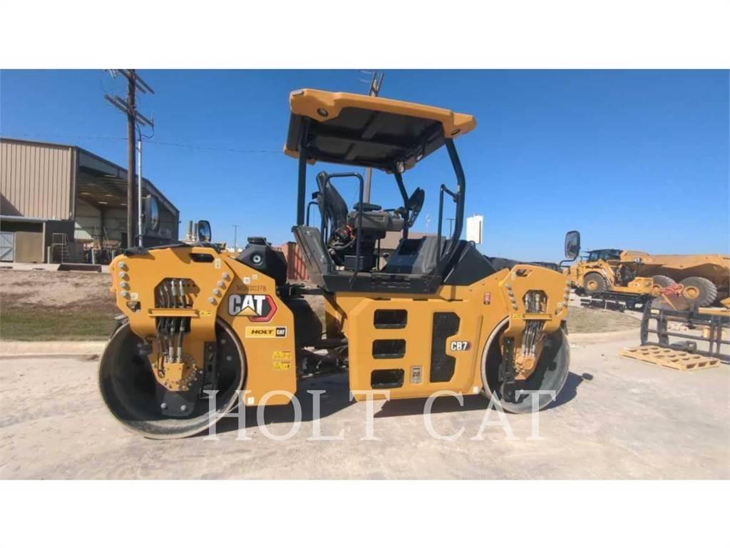 CAT CB7 單輪滾壓機