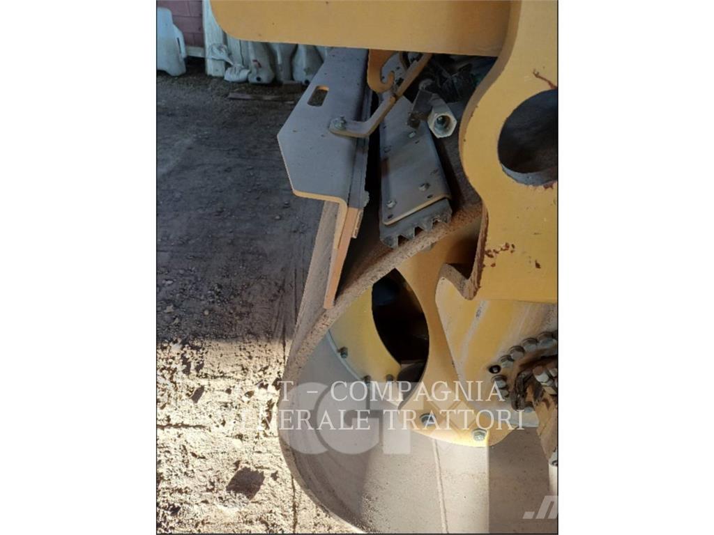 CAT CB7 瀝青攤舖機/鋪路機