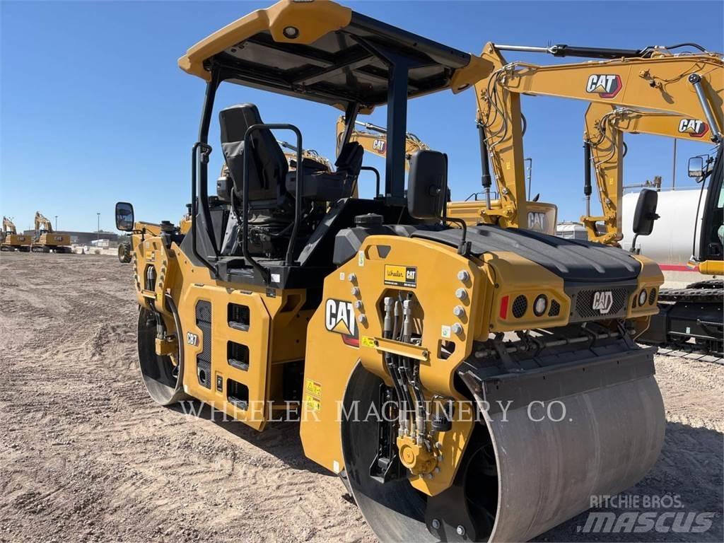 CAT CB7 雙輪滾壓機