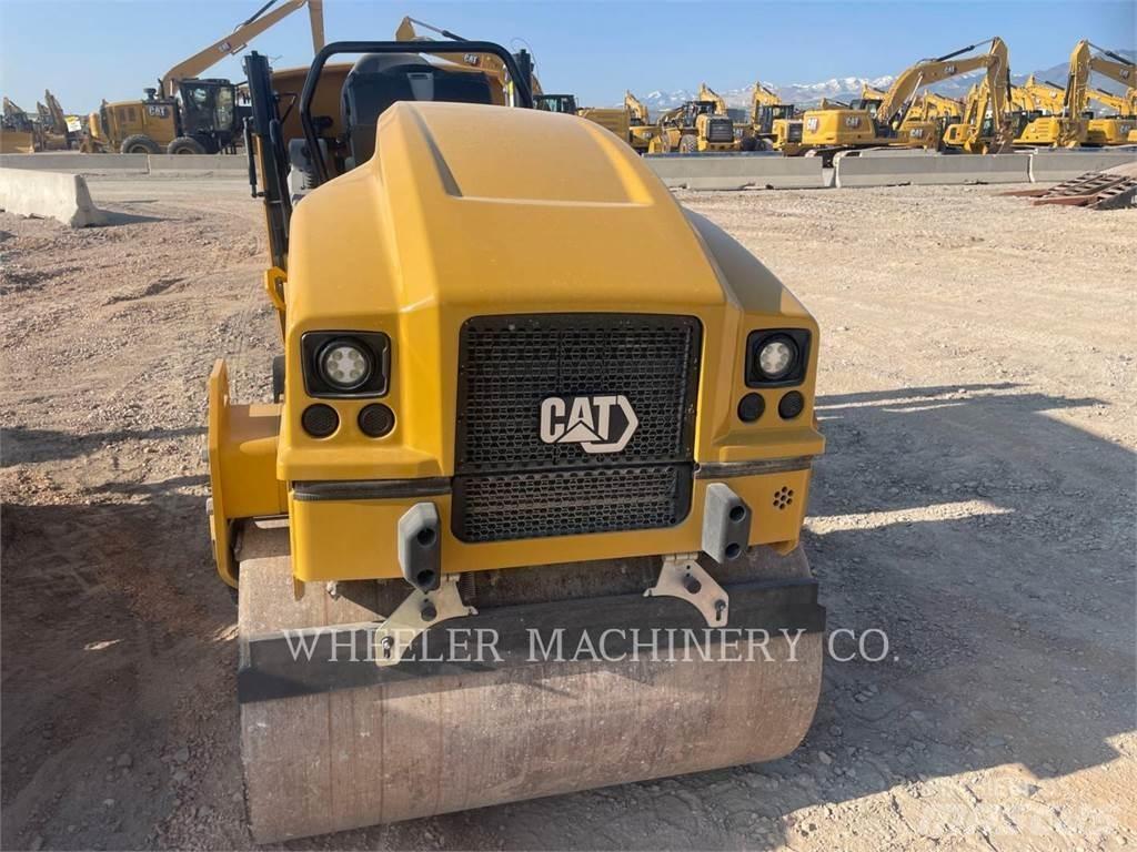 CAT CC2.7 複合式滾壓機
